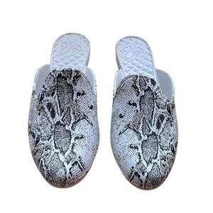 Bert’s Beach Shoes Snakeskin Patterned Slip-On